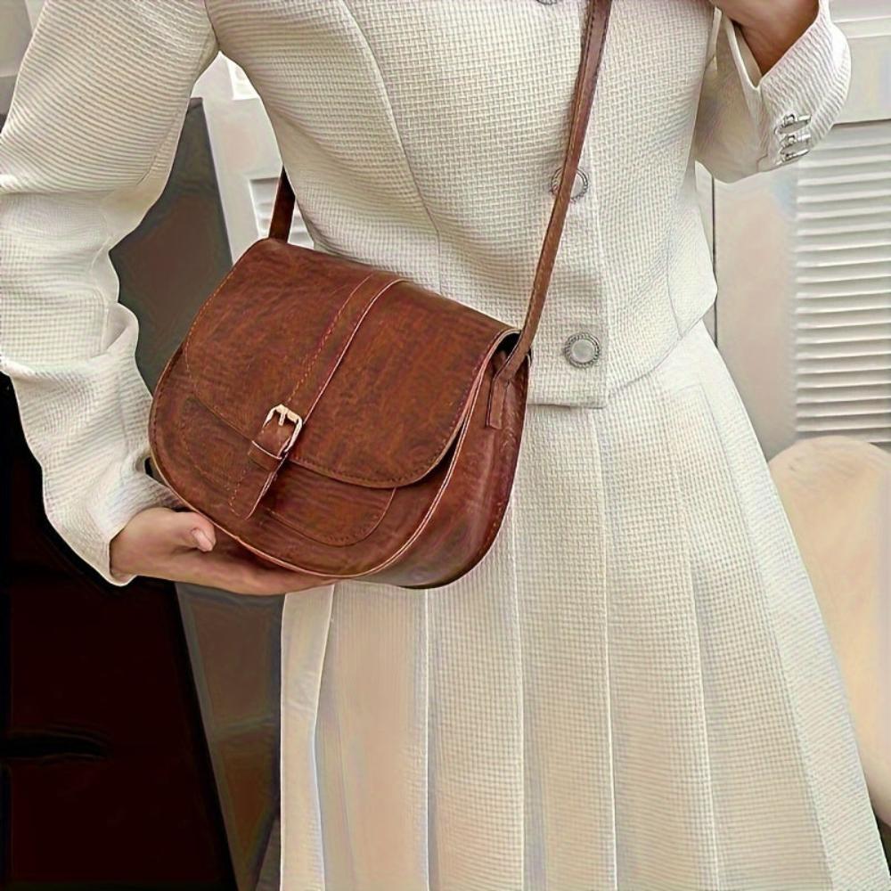 Lily Classic Saddle-Shaped Crossbody Bag
